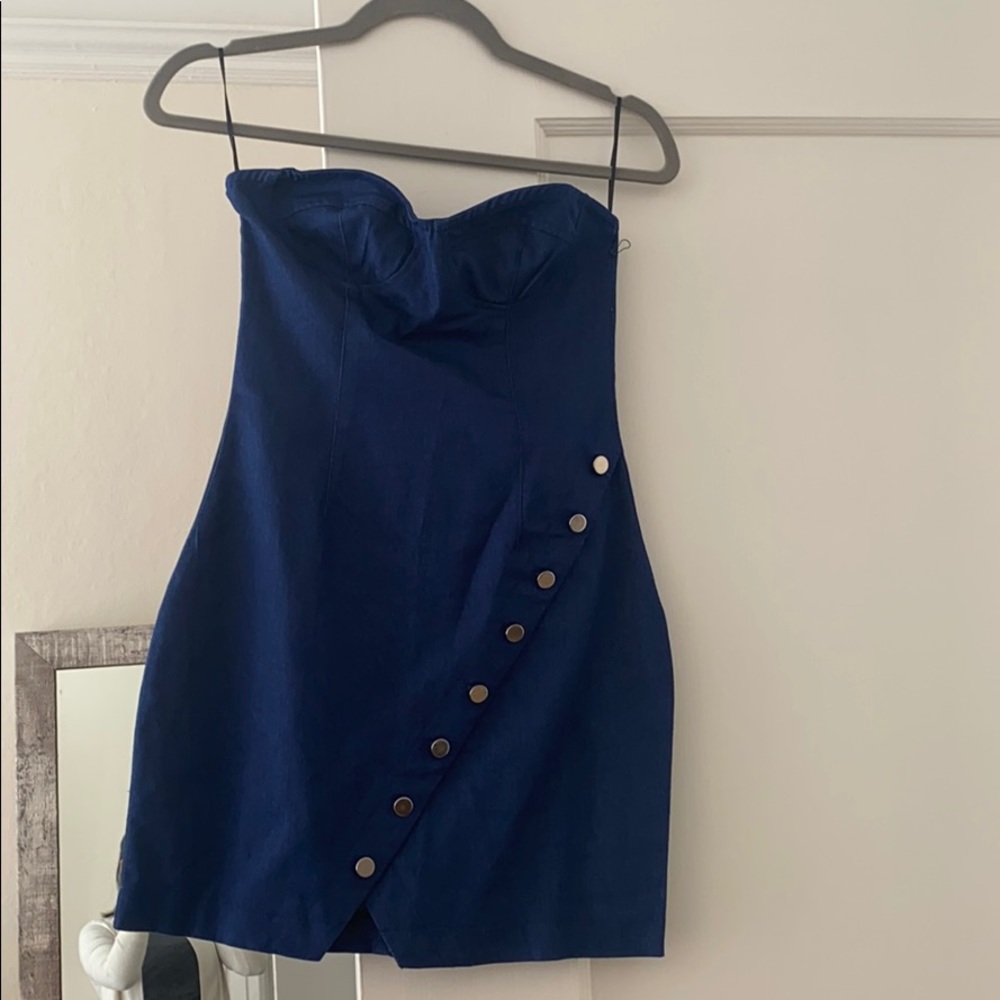 Strapless body on dress